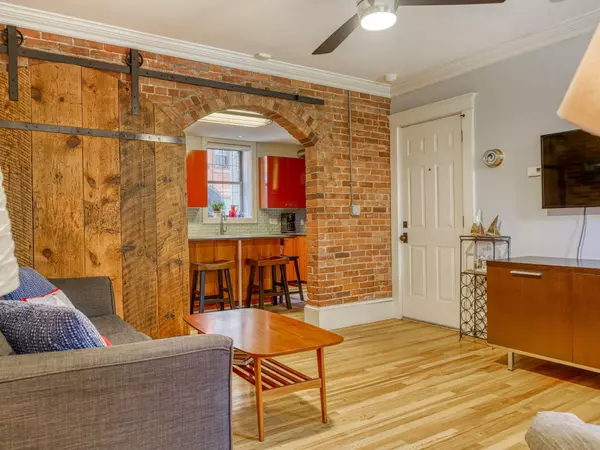 Portland, ME 04102,727 Congress ST #6