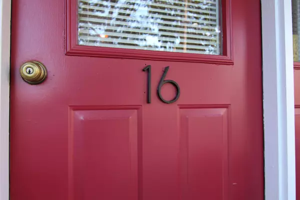 Bangor, ME 04401,16 Webster AVE N