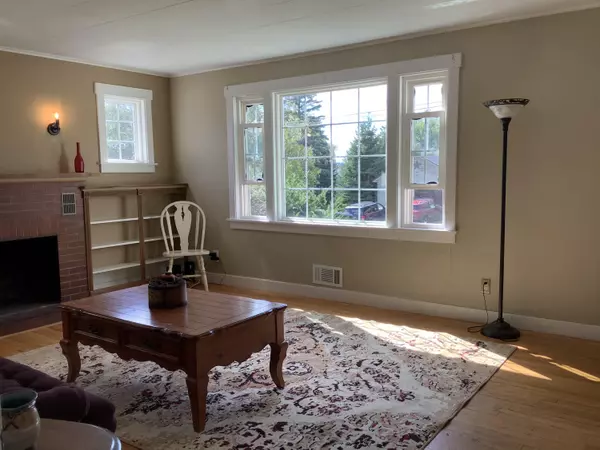 Presque Isle, ME 04769,71 Hillside ST