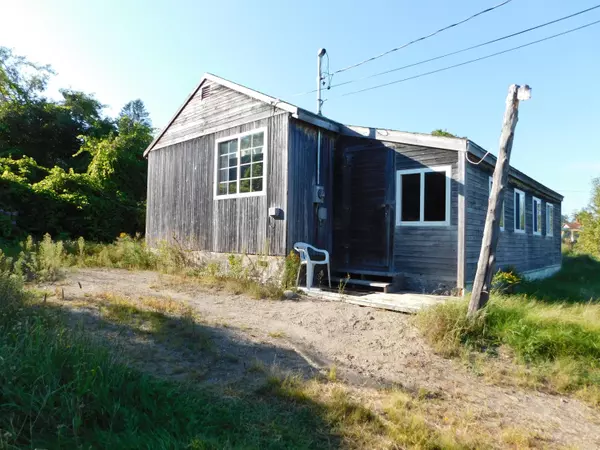 Pembroke, ME 04666,29 Middle ST