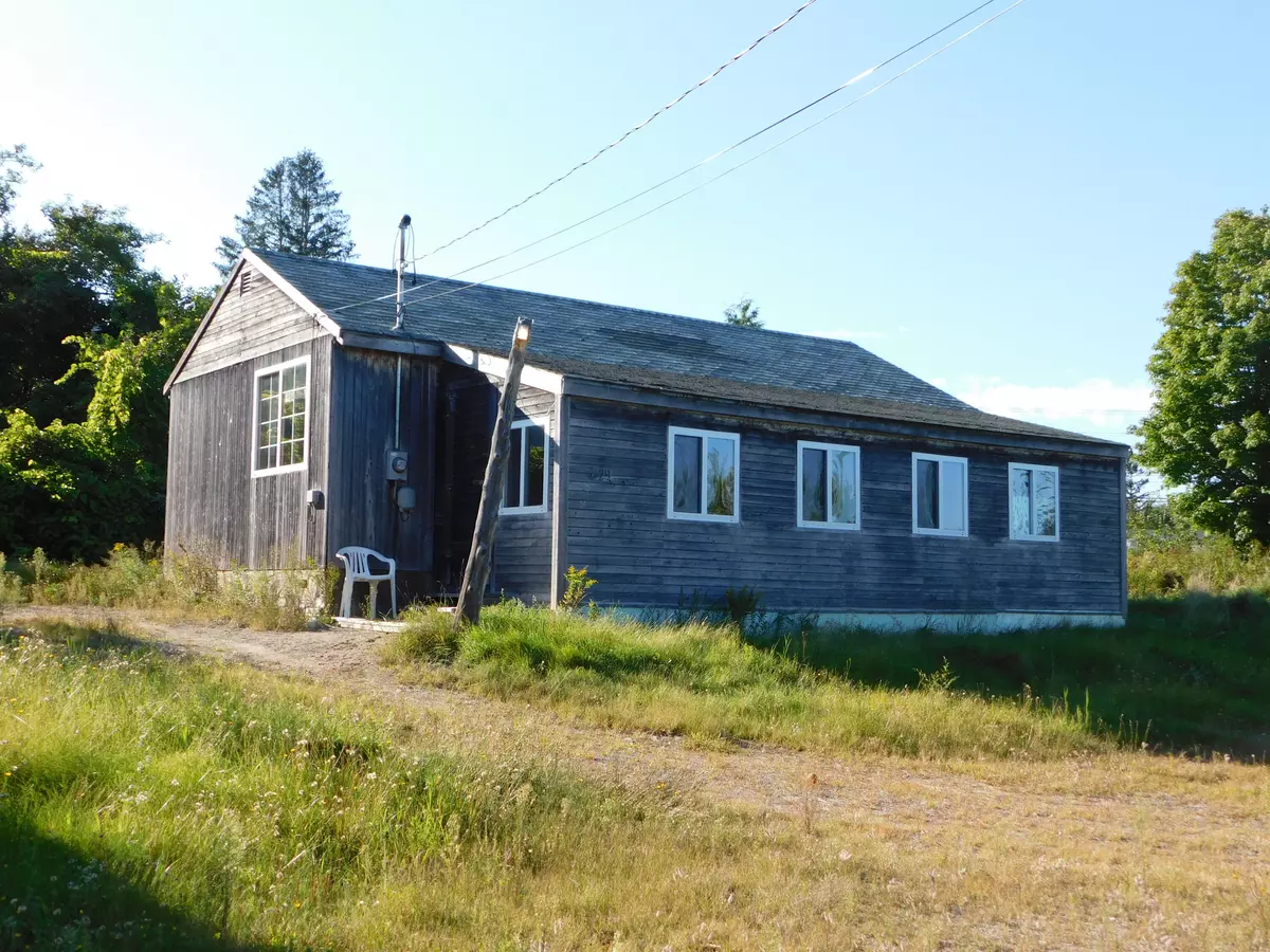 Pembroke, ME 04666,29 Middle ST