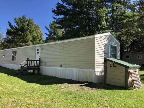 Holden, ME 04429,13 Lakeview DR