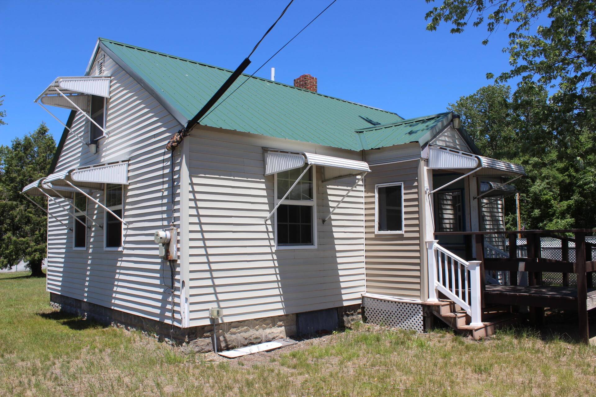 12 Depot ST, Brownfield, ME 04010