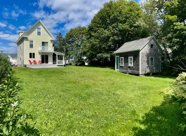 Vinalhaven, ME 04863,10 Mountain ST