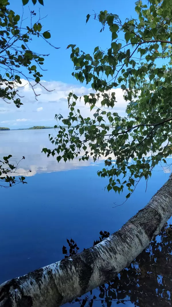 Orono, ME 04473,134 Elliot's Landing RD