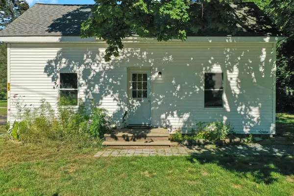 Kennebunk, ME 04043,15 Mill ST