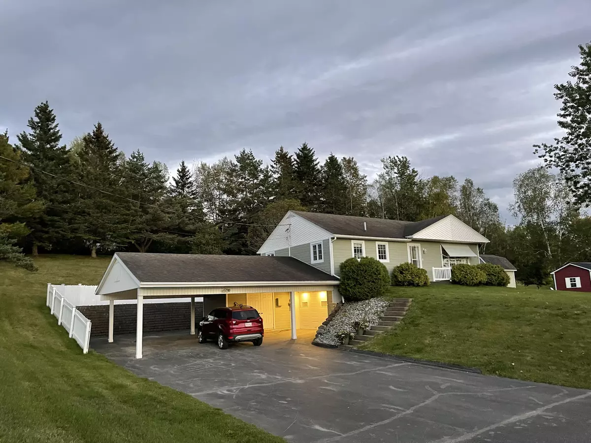 Fort Kent, ME 04743,327 Frenchville Road