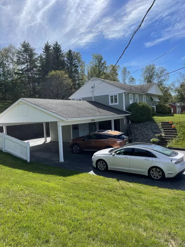 Fort Kent, ME 04743,327 Frenchville Road