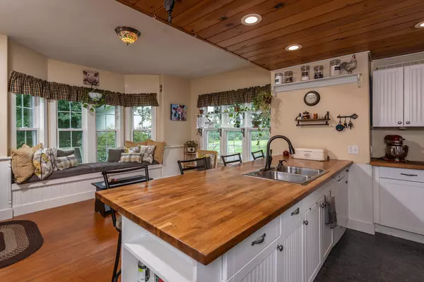 North Berwick, ME 03906,201 Lebanon RD