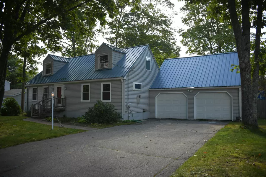 5 Shulman DR, Brunswick, ME 04011