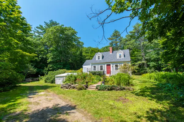 40 Lower Flying Point RD, Freeport, ME 04032