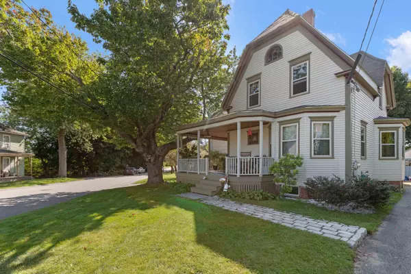 South Portland, ME 04106,153 Ridgeland AVE