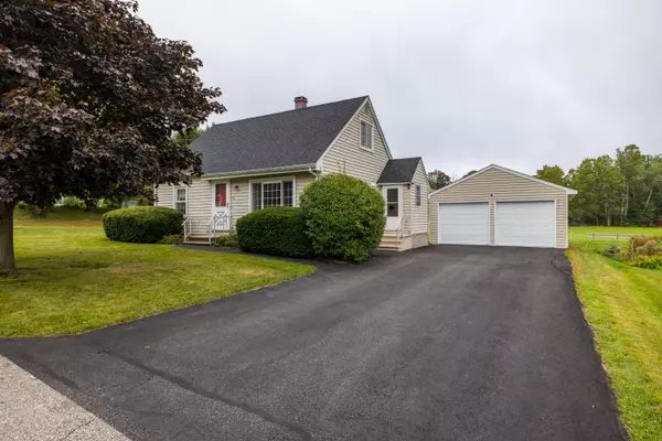 24 Marian DR, Auburn, ME 04210