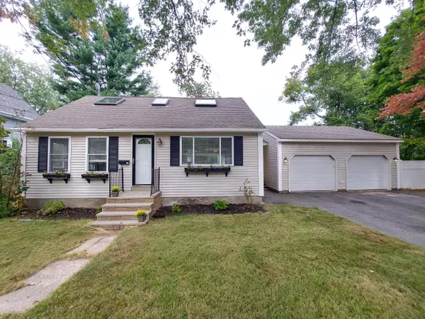 21 Bonnybank TER, South Portland, ME 04106