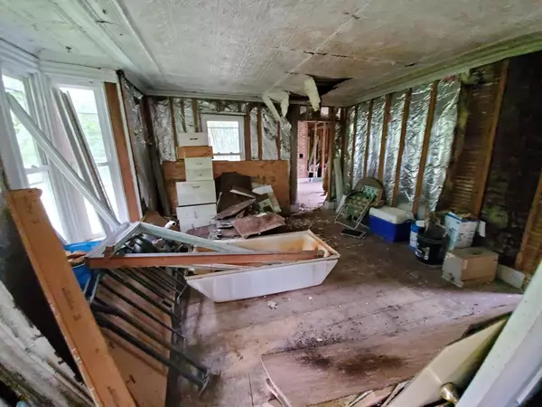 Verona Island, ME 04416,99 Westside DR