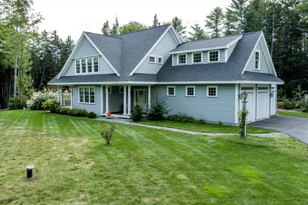 25 Surry LN, Freeport, ME 04032