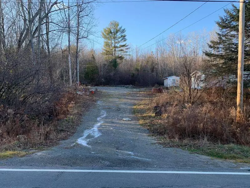 587 Canaan RD, Hartland, ME 04924