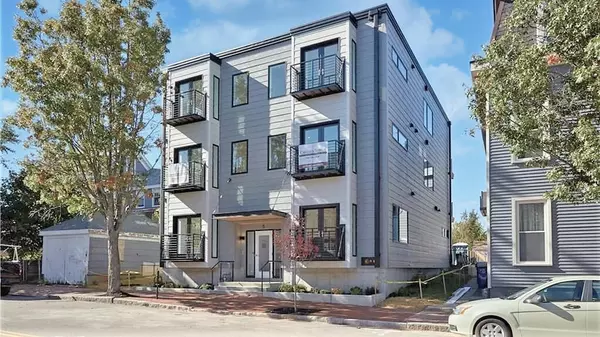 Portland, ME 04101,5 Cumberland AVE #3