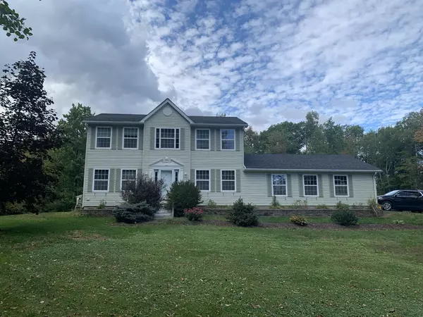 Hudson, ME 04449,17 Lower Cross RD