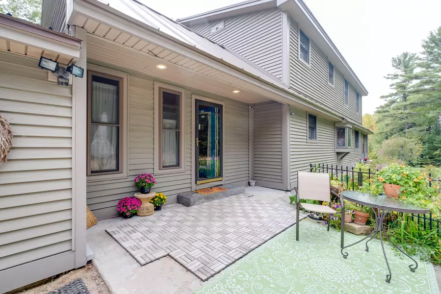 66 Old Waterford RD, Lovell, ME 04051