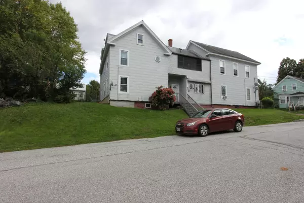 Auburn, ME 04210,90 Roak ST