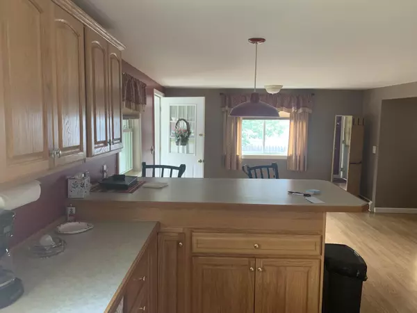 Millinocket, ME 04462,66 Kelley LN