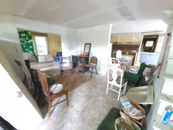 Livermore Falls, ME 04254,54 Fayette RD