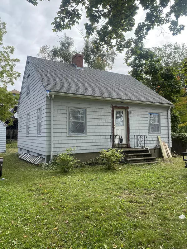 22 Lassell ST, Portland, ME 04102