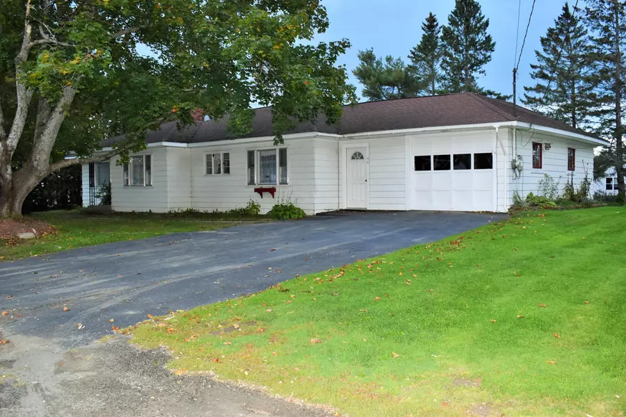 40 Exeter Road, Corinna, ME 04928