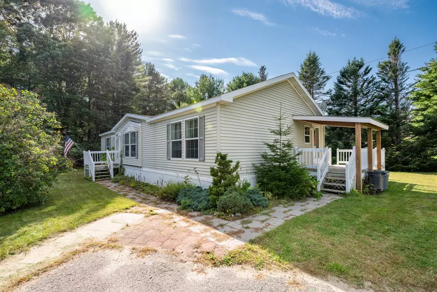 7 Coach LN, Brunswick, ME 04011