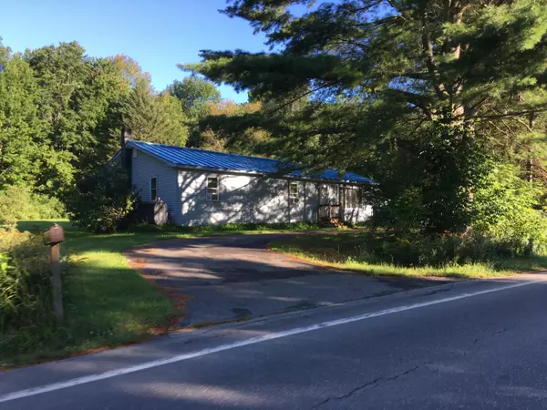 73 Hinckley RD, Canaan, ME 04924