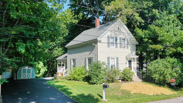 8 Enterprise ST, Lisbon, ME 04252