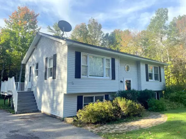 Vassalboro, ME 04989,143 Stone RD