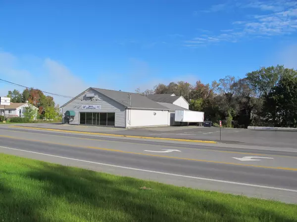 Oakland, ME 04963,907 Kennedy Memorial DR