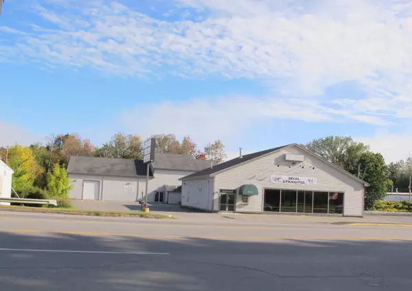 907 Kennedy Memorial DR, Oakland, ME 04963