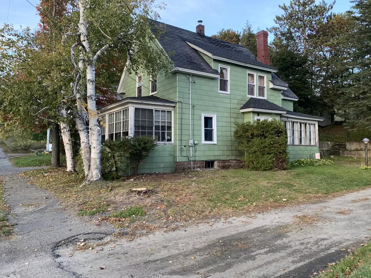 Millinocket, ME 04462,69 Maine AVE