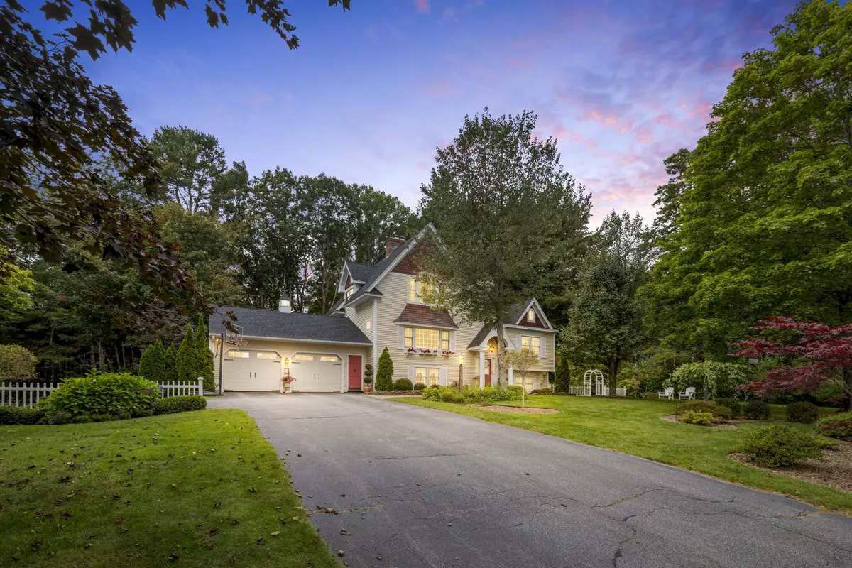 Kennebunk, ME 04043,2 Ivy CT