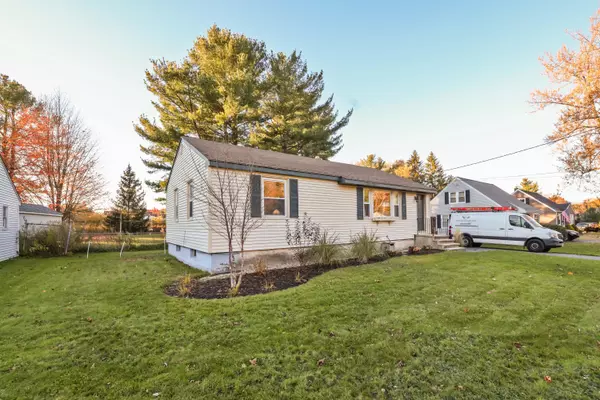 131 Rowe AVE, Portland, ME 04102