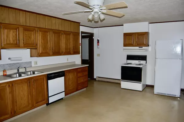 Livermore Falls, ME 04254,9 Royal DR