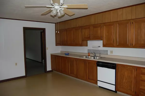 Livermore Falls, ME 04254,9 Royal DR