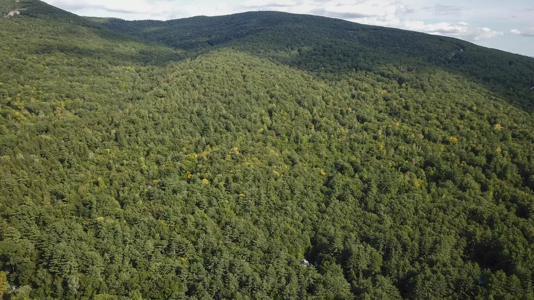 77 Warren RD, Denmark, ME 04022