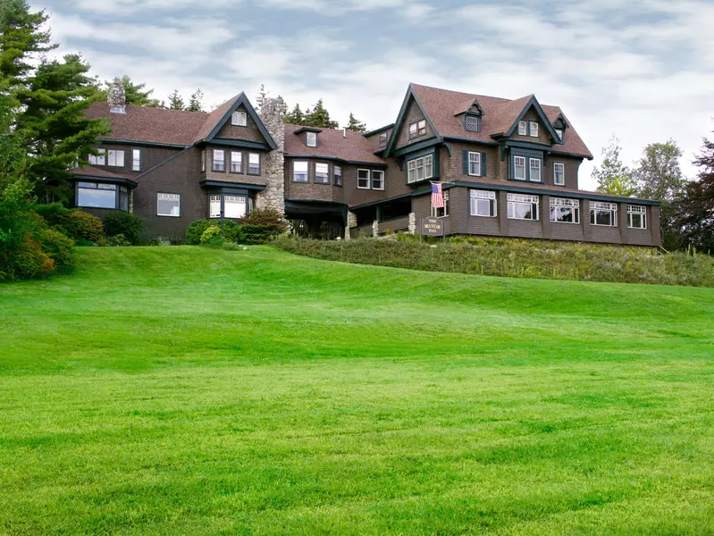 76 Battle AVE, Castine, ME 04421