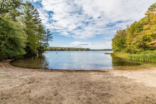 Lyman, ME 04002,8 Wentworth ST