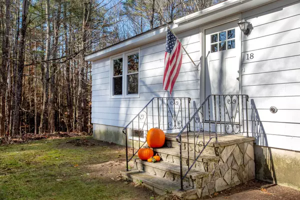 West Gardiner, ME 04345,18 Wakefield LN