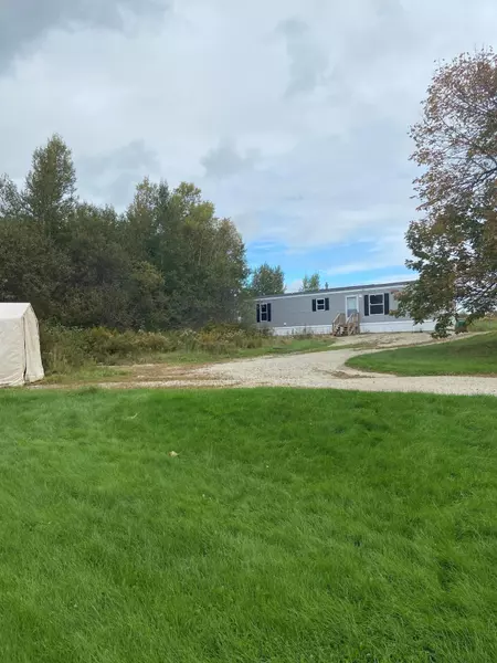 12 Dinsmore RD, Eastbrook, ME 04634