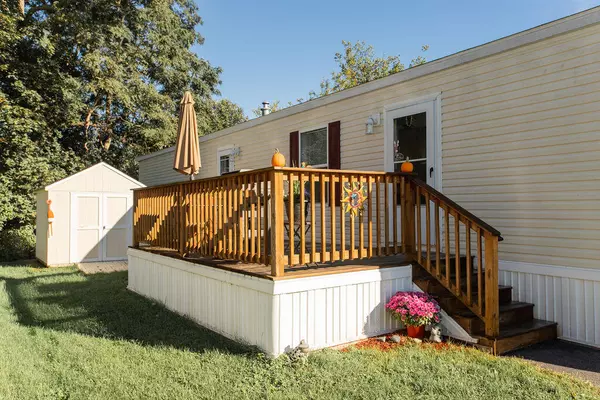 Kittery, ME 03904,19 Blackberry PL