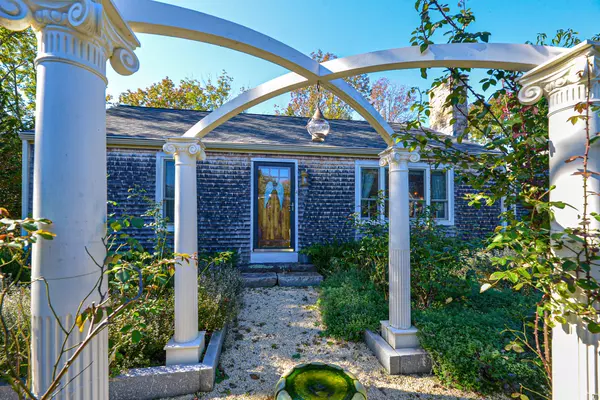 4 Rosellen DR, Kittery, ME 03905