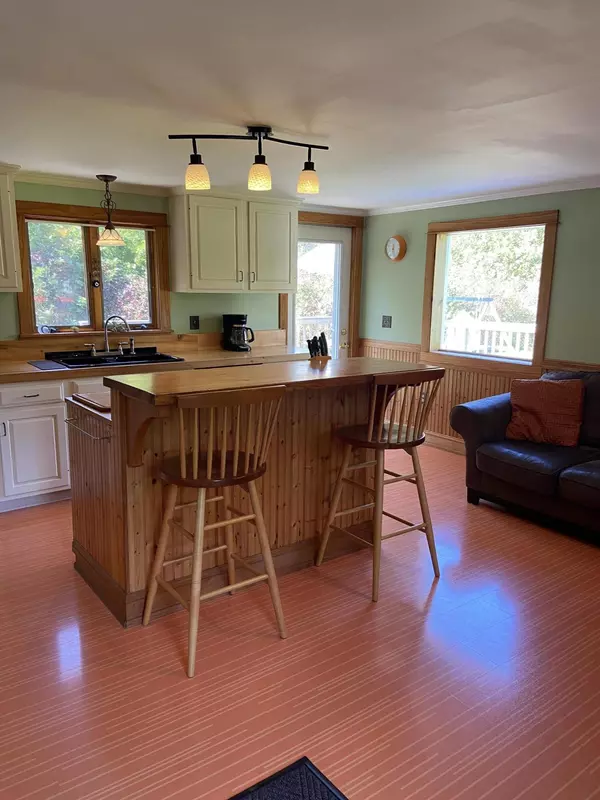 Orono, ME 04473,222 Forest AVE