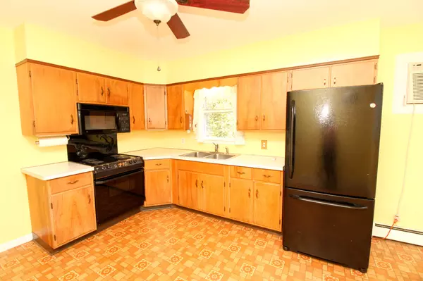 Hermon, ME 04401,232 Newburgh RD