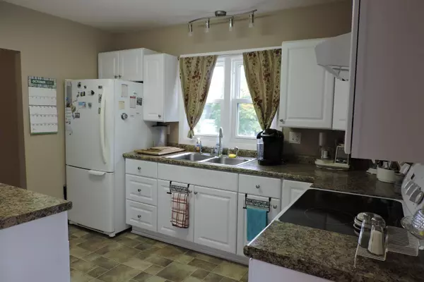 Sidney, ME 04330,189 Shepherd RD